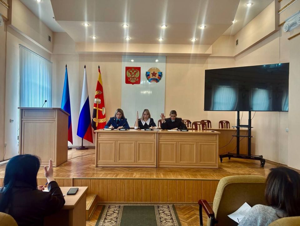 В Краснодоне состоялось заседание муниципальной комиссии по делам несовершеннолетних и защите их прав В Краснодоне состоялось заседание муниципальной комиссии по делам несовершеннолетних и защите их прав