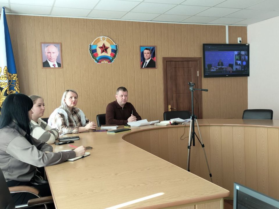 Сегодня в режиме ВКС состоялось совещание, организованное Министерством строительства и жилищно-коммунального хозяйства Луганской Народной Республики по вопросу проведения в 2026 году Всероссийского голосования по отбору... Сегодня в режиме ВКС состоялось совещание, организованное Министерством строительства и жилищно-коммунального хозяйства Луганской Народной Республики по вопросу проведения в 2026 году Всероссийского голосования по отбору...