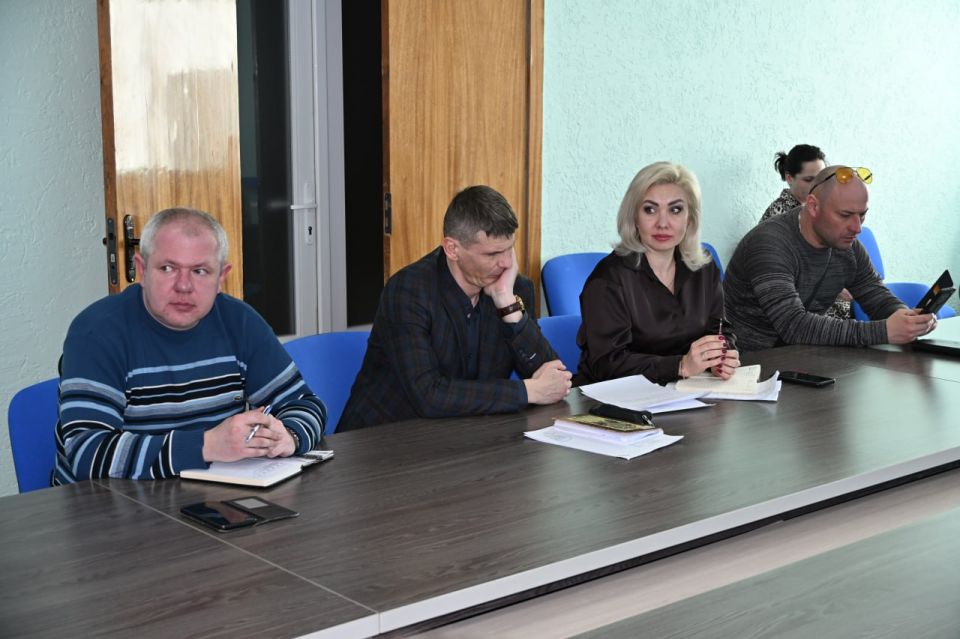 Евгений Морозов: Провел очередное заседание Комиссии по обеспечению безопасности дорожного движения, на котором рассмотрели ряд важных вопросов, волнующих жителей Брянки Евгений Морозов: Провел очередное заседание Комиссии по обеспечению безопасности дорожного движения, на котором рассмотрели ряд важных вопросов, волнующих жителей Брянки