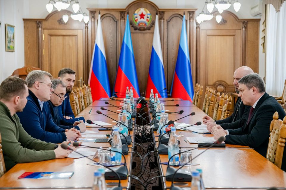 Леонид Пасечник: Встретился с Губернатором Астраханской области Игорем Юрьевичем Бабушкиным Леонид Пасечник: Встретился с Губернатором Астраханской области Игорем Юрьевичем Бабушкиным