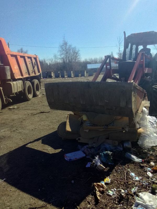 Коммунальные службы городского округа продолжают ежедневную работу по уборке и вывозу мусора Коммунальные службы городского округа продолжают ежедневную работу по уборке и вывозу мусора