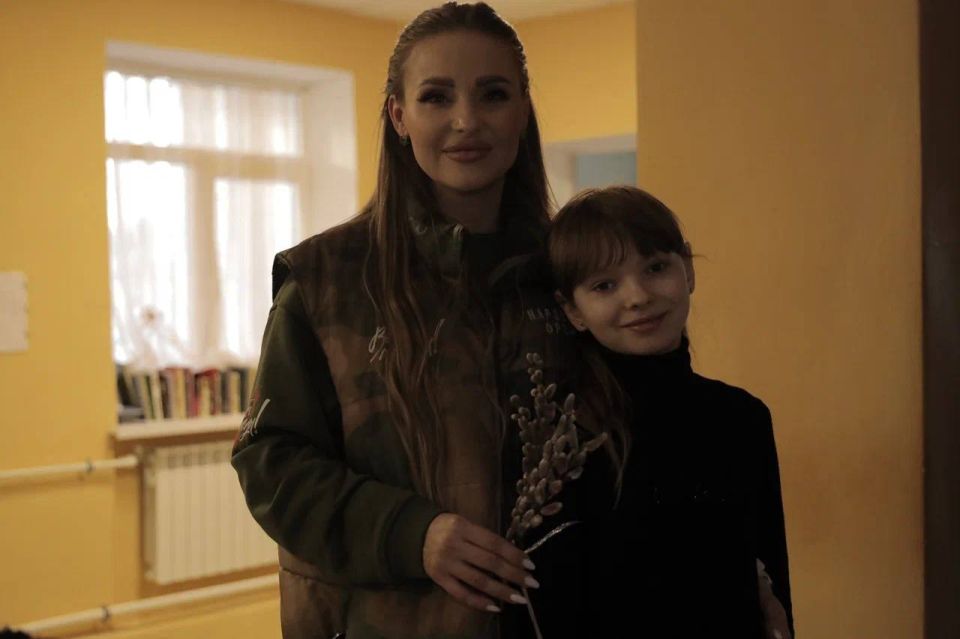 Александр Малькевич: Российский боец вернул спасённой девочке из Северска детство! Александр Малькевич: Российский боец вернул спасённой девочке из Северска детство!