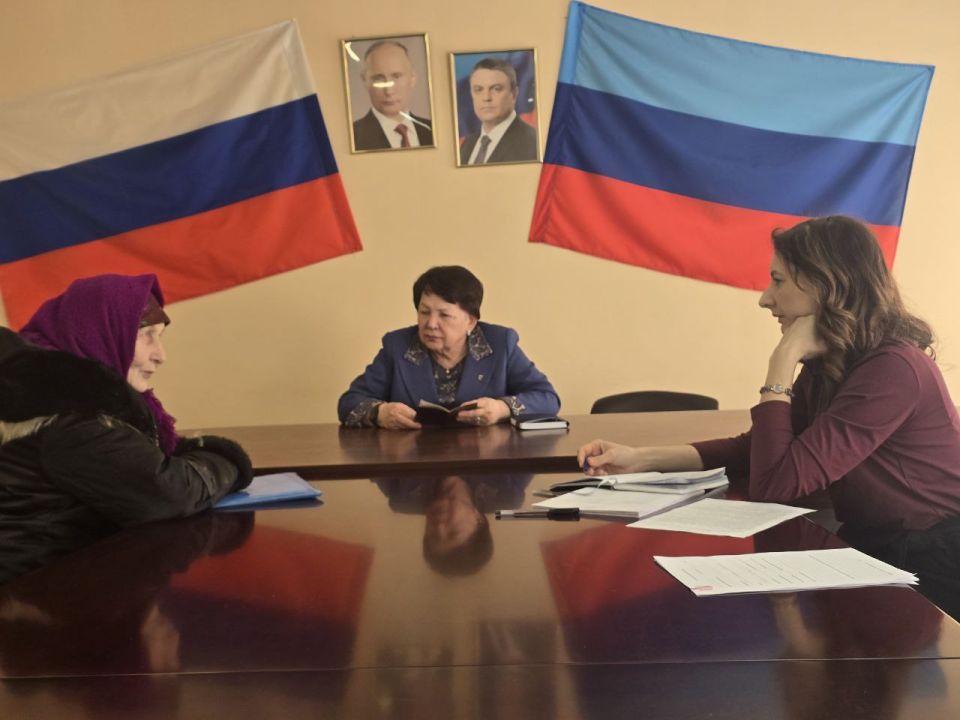 Зинаида Наден: Сегодня в общественной приемной "Единой России" Белокуракинского муниципального округа провела прием граждан по актуальным вопросам Зинаида Наден: Сегодня в общественной приемной "Единой России" Белокуракинского муниципального округа провела прием граждан по актуальным вопросам