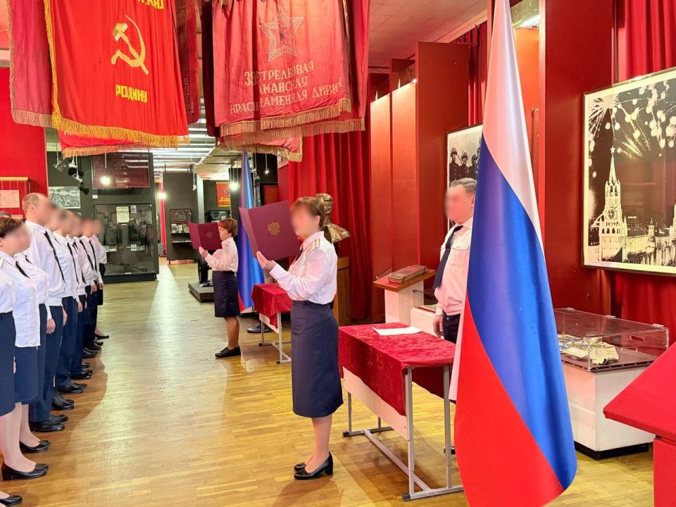 В УФСИН России по Луганской Народной Республике состоялась торжественная церемония приведения к Присяге молодых сотрудников В УФСИН России по Луганской Народной Республике состоялась торжественная церемония приведения к Присяге молодых сотрудников