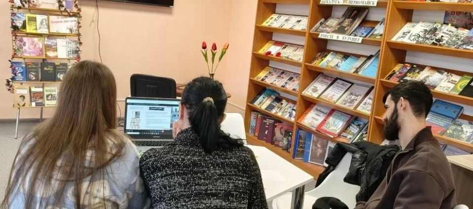Открытый диалог: библиотека Белинского делится с Первомайском опытом работы с аудиторией Открытый диалог: библиотека Белинского делится с Первомайском опытом работы с аудиторией