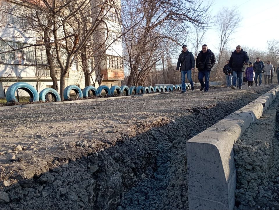 Яна Пащенко: Московские специалисты начали демонтаж бордюрного камня и старого асфальта на улице Буденного Яна Пащенко: Московские специалисты начали демонтаж бордюрного камня и старого асфальта на улице Буденного