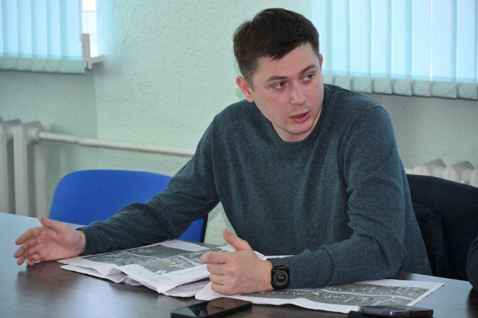 Евгений Морозов: Провел очередное заседание Комиссии по обеспечению безопасности дорожного движения, на котором рассмотрели ряд важных вопросов, волнующих жителей Брянки Евгений Морозов: Провел очередное заседание Комиссии по обеспечению безопасности дорожного движения, на котором рассмотрели ряд важных вопросов, волнующих жителей Брянки