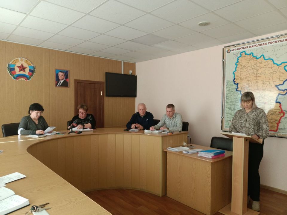 Сегодня в Администрации городского округа город Ровеньки, под председательством заместителя Главы Администрации городского округа город Ровеньки Ольги Орловой, состоялось очередное заседание межведомственной комиссии по... Сегодня в Администрации городского округа город Ровеньки, под председательством заместителя Главы Администрации городского округа город Ровеньки Ольги Орловой, состоялось очередное заседание межведомственной комиссии по...