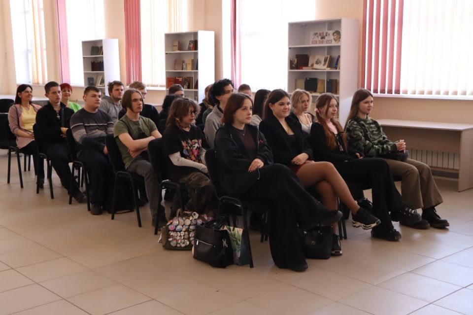 «Поколение Z: интернет и здоровье»: в Луганской Горьковке говорили о безопасности в сети «Поколение Z: интернет и здоровье»: в Луганской Горьковке говорили о безопасности в сети