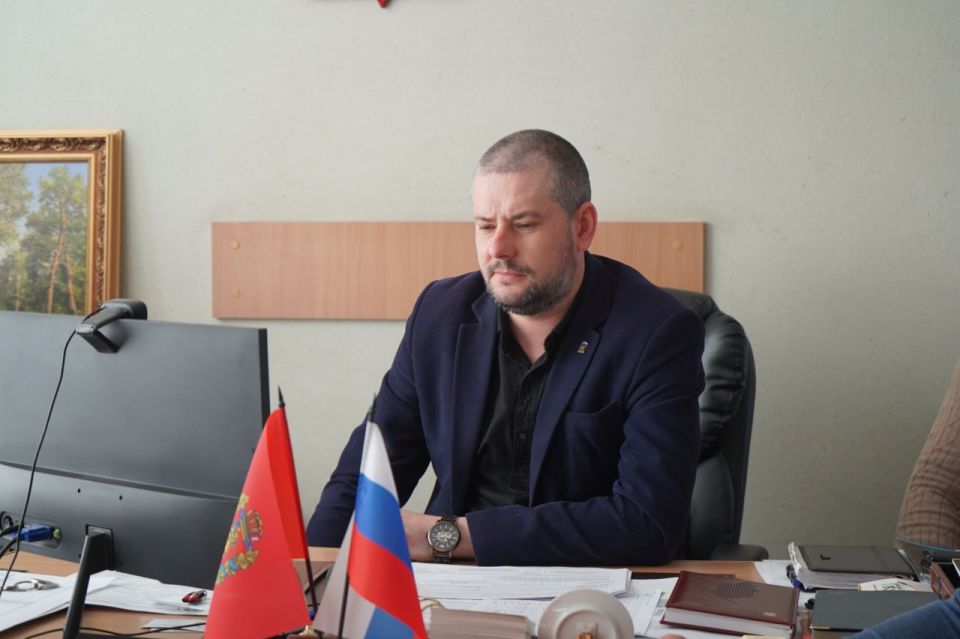 В Администрации Свердловского муниципалитета состоялось важное совещание в формате видеоконференции, посвященное вопросам реализации специального инфраструктурного проекта на территории округа В Администрации Свердловского муниципалитета состоялось важное совещание в формате видеоконференции, посвященное вопросам реализации специального инфраструктурного проекта на территории округа
