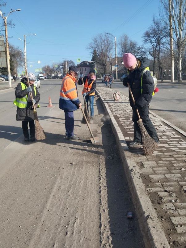 При наступлении благоприятных погодных условий в городском округе активно ведутся работы по благоустройству При наступлении благоприятных погодных условий в городском округе активно ведутся работы по благоустройству