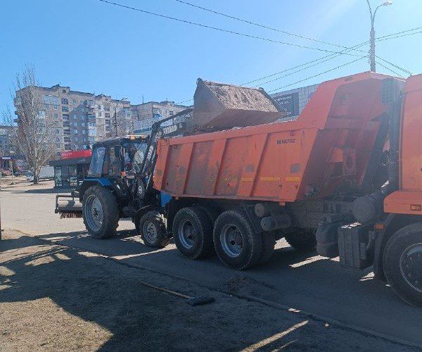 Коммунальными службами проведены работы на территории города Коммунальными службами проведены работы на территории города