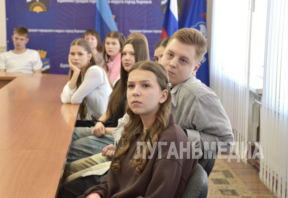 Кировск с рабочим визитом посетил министр молодежной политики ЛНР Михаил Голубович Кировск с рабочим визитом посетил министр молодежной политики ЛНР Михаил Голубович