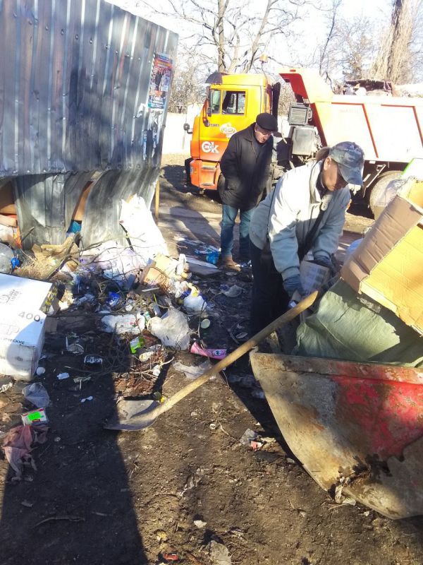 Коммунальные службы городского округа продолжают ежедневную работу по уборке и вывозу мусора Коммунальные службы городского округа продолжают ежедневную работу по уборке и вывозу мусора