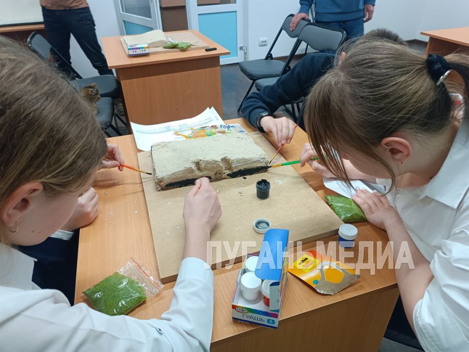 В Станично-Луганском музее донского казачества прошло тематическое мероприятие «Энеолит в среднем течении Северского Донца» В Станично-Луганском музее донского казачества прошло тематическое мероприятие «Энеолит в среднем течении Северского Донца»
