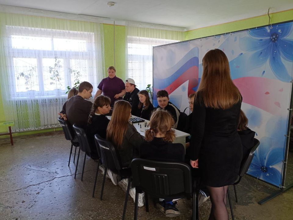 В Доме культуры им. Ленина пгт Новодарьевка состоялся турнир по шахматам и шашкам с участниками СВО «Чёрное и белое» В Доме культуры им. Ленина пгт Новодарьевка состоялся турнир по шахматам и шашкам с участниками СВО «Чёрное и белое»