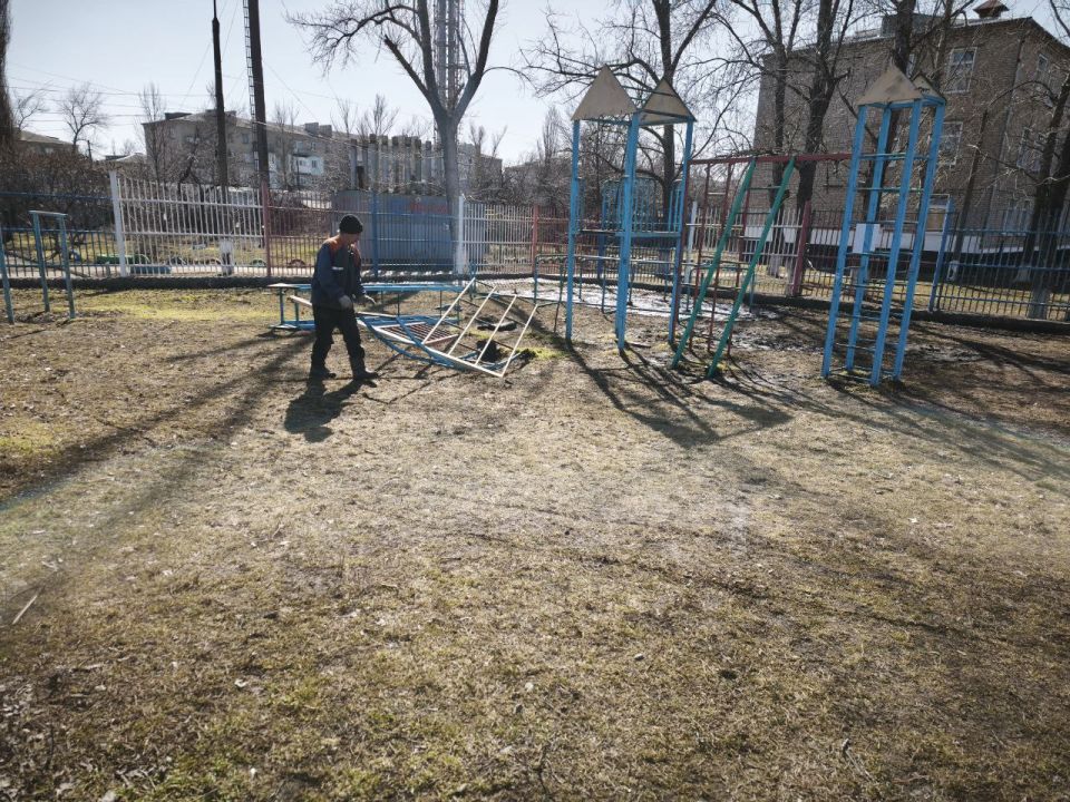 Уважаемые ровенчане!. На территории города, в рамках реализации программы ЛНР «Формирование современной городской среды на территории Луганской Народной Республики», начаты работы по проекту «Благоустройство общественной... Уважаемые ровенчане!. На территории города, в рамках реализации программы ЛНР «Формирование современной городской среды на территории Луганской Народной Республики», начаты работы по проекту «Благоустройство общественной...