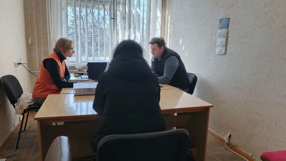 В общественной приёмной Главы ЛНР состоялся приём граждан В общественной приёмной Главы ЛНР состоялся приём граждан