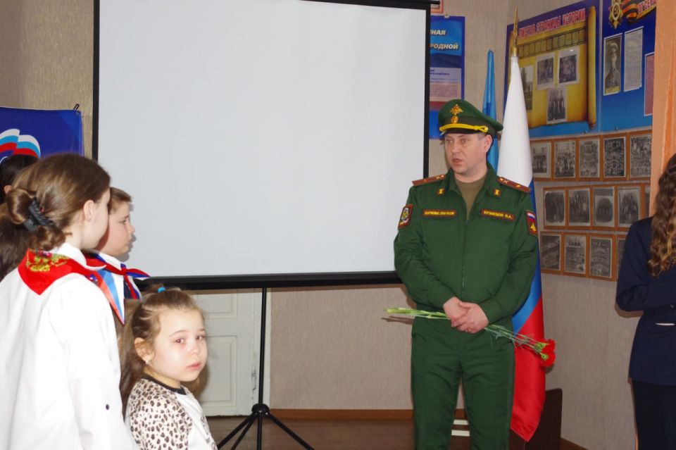 В Сабовской школе открыли «Парты Героя» В Сабовской школе открыли «Парты Героя»