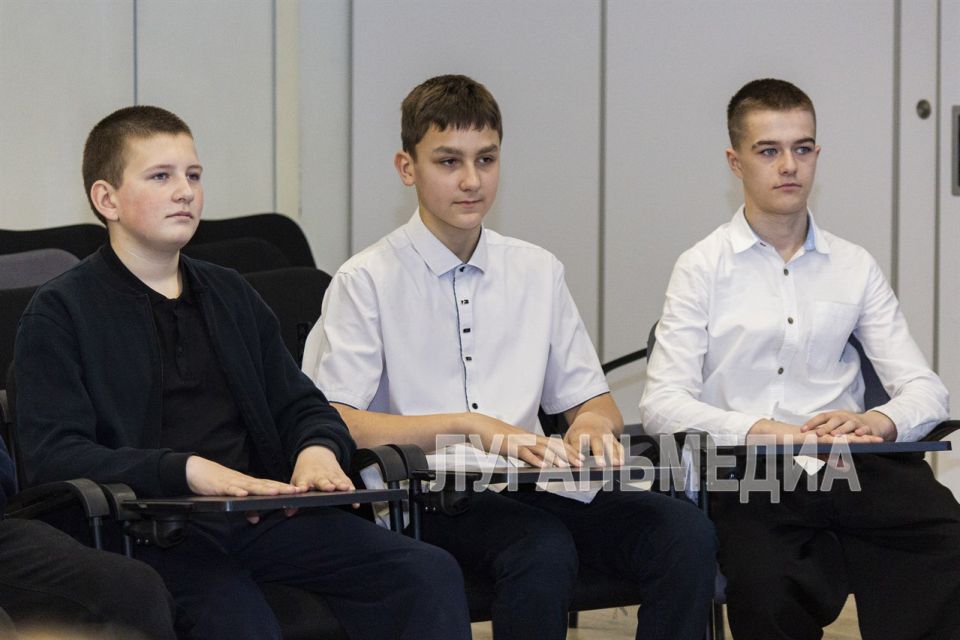 Единороссы организовали лекции по кибербезопасности для школьников Единороссы организовали лекции по кибербезопасности для школьников