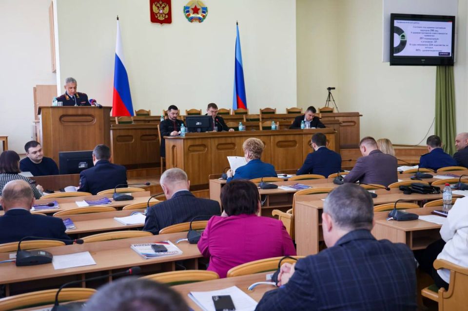 111 Сергей Чернозуб представил Народному Совету региона отчёт по итогам проделанной республиканским МВД работы за 2025 год 111 Сергей Чернозуб представил Народному Совету региона отчёт по итогам проделанной республиканским МВД работы за 2025 год