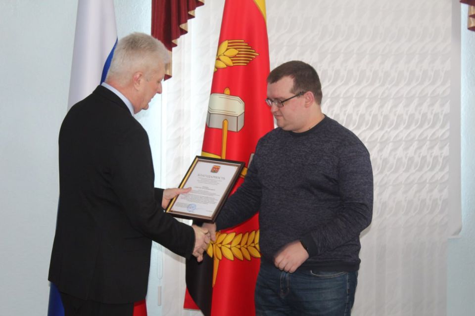 Сергей Козенко: Сегодня, в канун профессионального праздника работников торговли, бытового обслуживания населения и жилищно-коммунального хозяйства, традиционно отмечаемого каждое третье воскресенье марта, провел... Сергей Козенко: Сегодня, в канун профессионального праздника работников торговли, бытового обслуживания населения и жилищно-коммунального хозяйства, традиционно отмечаемого каждое третье воскресенье марта, провел...