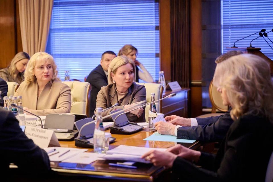 Министр культуры России Ольга Любимова приняла участие в заседании оргкомитета по празднованию 300-летия со дня рождения Екатерины II Министр культуры России Ольга Любимова приняла участие в заседании оргкомитета по празднованию 300-летия со дня рождения Екатерины II