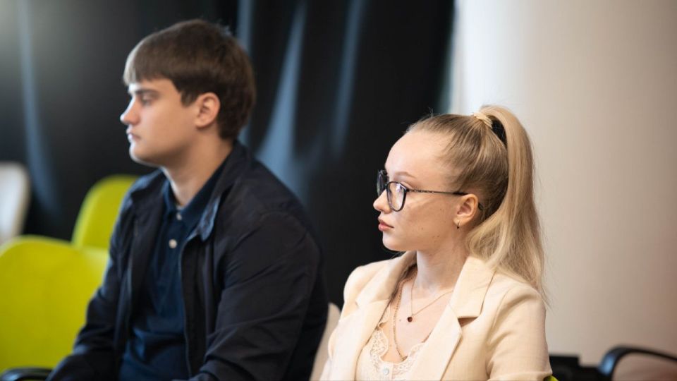 Не нужно останавливаться на чем-то одном, а нужно искать различные пути и возможности развития Не нужно останавливаться на чем-то одном, а нужно искать различные пути и возможности развития