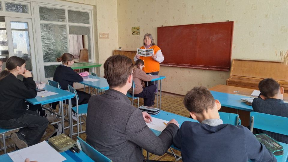 Лекция «Герои Отечества». 11 марта советник директора по воспитанию и взаимодействию с детскими общественными объединениями Пархоменковского УВК № 30 Марина Жарикова провела для обучающихся 5 и 7 класса лекцию «Герои... Лекция «Герои Отечества». 11 марта советник директора по воспитанию и взаимодействию с детскими общественными объединениями Пархоменковского УВК № 30 Марина Жарикова провела для обучающихся 5 и 7 класса лекцию «Герои...