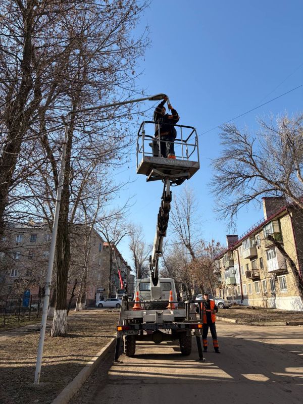 Фотофакт: В Молодогвардейске продолжаются работы по благоустройству Фотофакт: В Молодогвардейске продолжаются работы по благоустройству
