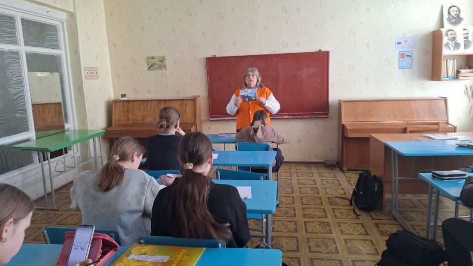 Лекция «Герои Отечества». 11 марта советник директора по воспитанию и взаимодействию с детскими общественными объединениями Пархоменковского УВК № 30 Марина Жарикова провела для обучающихся 5 и 7 класса лекцию «Герои... Лекция «Герои Отечества». 11 марта советник директора по воспитанию и взаимодействию с детскими общественными объединениями Пархоменковского УВК № 30 Марина Жарикова провела для обучающихся 5 и 7 класса лекцию «Герои...