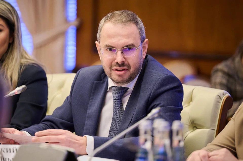 Министр культуры России Ольга Любимова приняла участие в заседании оргкомитета по празднованию 300-летия со дня рождения Екатерины II Министр культуры России Ольга Любимова приняла участие в заседании оргкомитета по празднованию 300-летия со дня рождения Екатерины II