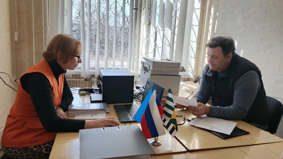 В общественной приёмной Главы ЛНР состоялся приём граждан В общественной приёмной Главы ЛНР состоялся приём граждан