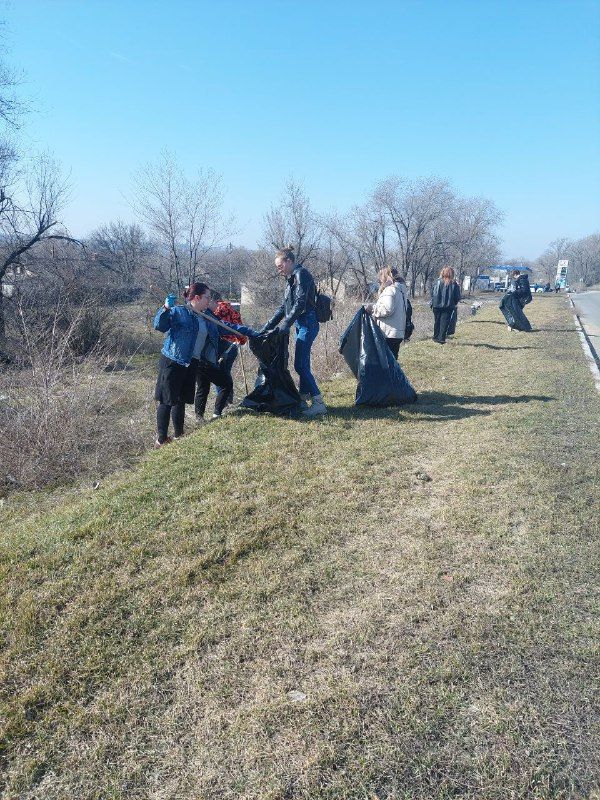 В Луганске стартовала весенняя уборка городских территорий В Луганске стартовала весенняя уборка городских территорий