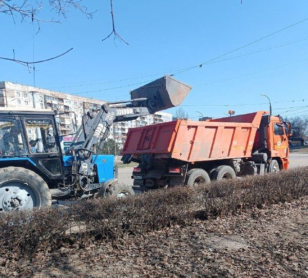 Коммунальными службами проведены работы на территории города Коммунальными службами проведены работы на территории города