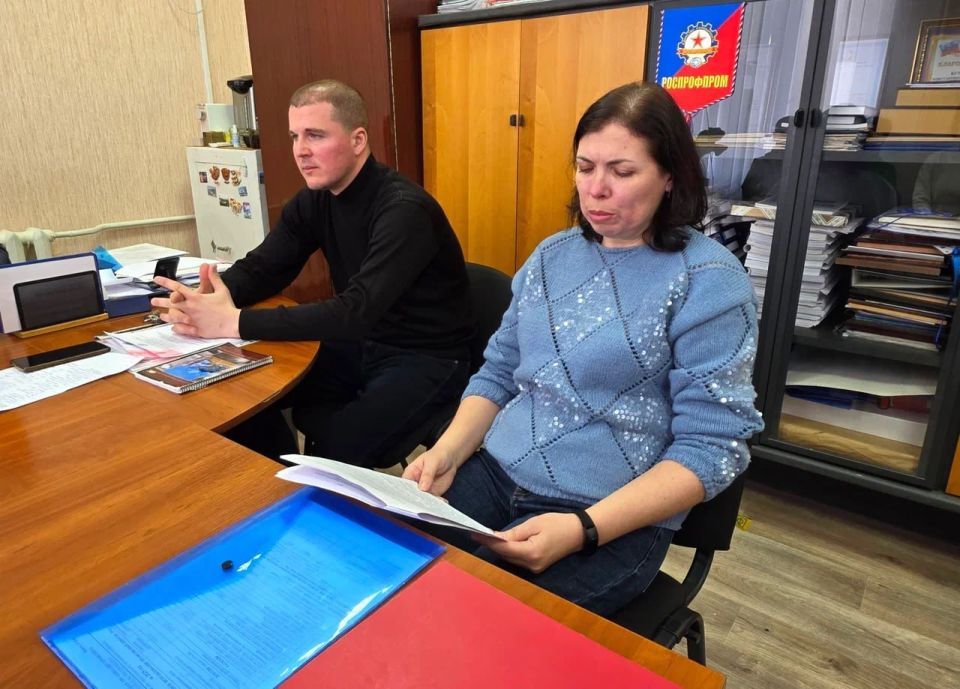 Константин Бутримов: Сильнее обстоятельств: РОСПРОФПРОМ-ЛНР подтвердил верность делу в условиях испытаний Константин Бутримов: Сильнее обстоятельств: РОСПРОФПРОМ-ЛНР подтвердил верность делу в условиях испытаний