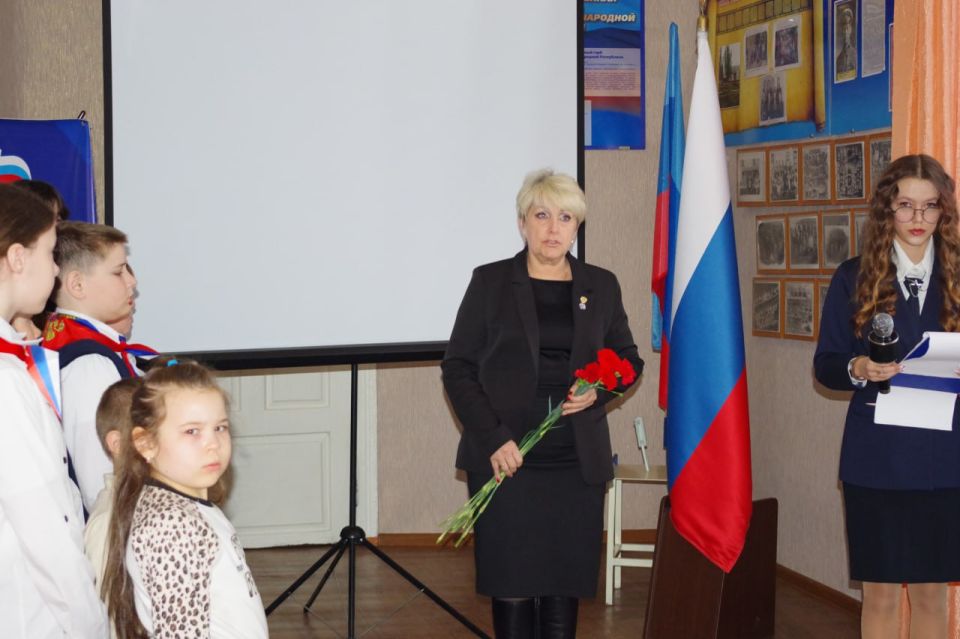 В Сабовской школе открыли «Парты Героя» В Сабовской школе открыли «Парты Героя»