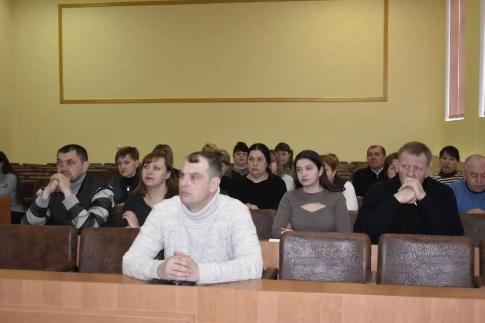 Сотрудники Управления Росреестра по ЛНР провели выездной приём граждан в Перевальске Сотрудники Управления Росреестра по ЛНР провели выездной приём граждан в Перевальске