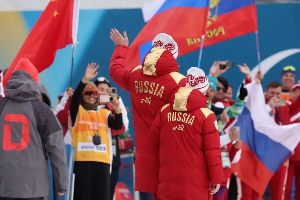 Гимн России снова звучит на весь мир! Гимн России снова звучит на весь мир!
