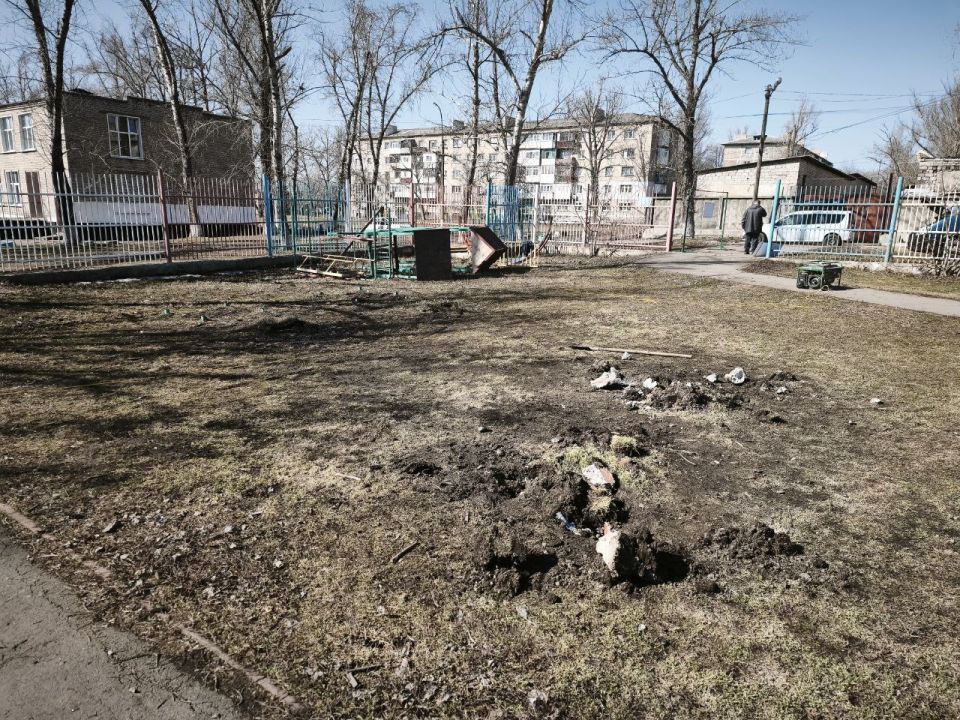 Уважаемые ровенчане!. На территории города, в рамках реализации программы ЛНР «Формирование современной городской среды на территории Луганской Народной Республики», начаты работы по проекту «Благоустройство общественной... Уважаемые ровенчане!. На территории города, в рамках реализации программы ЛНР «Формирование современной городской среды на территории Луганской Народной Республики», начаты работы по проекту «Благоустройство общественной...