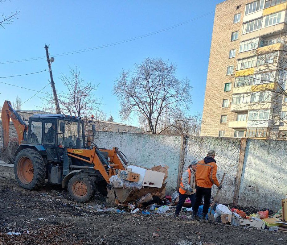 Продолжаются работы по вывозу мусора и ТКО Продолжаются работы по вывозу мусора и ТКО