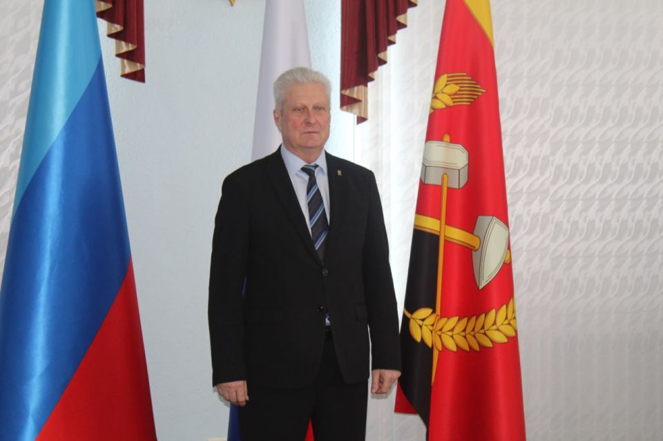 Сергей Козенко: Сегодня, в канун профессионального праздника работников торговли, бытового обслуживания населения и жилищно-коммунального хозяйства, традиционно отмечаемого каждое третье воскресенье марта, провел... Сергей Козенко: Сегодня, в канун профессионального праздника работников торговли, бытового обслуживания населения и жилищно-коммунального хозяйства, традиционно отмечаемого каждое третье воскресенье марта, провел...