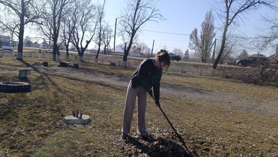 В селе Самсоновка состоялся субботник В селе Самсоновка состоялся субботник