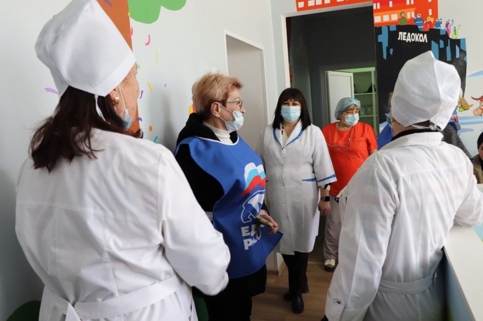 Единороссы ознакомились с ходом диспансеризации участников СВО и населения в Петровской больнице Единороссы ознакомились с ходом диспансеризации участников СВО и населения в Петровской больнице