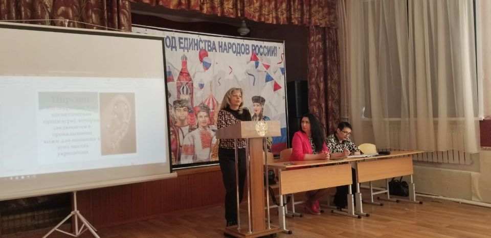 В Ровеньковской школе № 6 им. О.В. Анащенко состоялось общешкольное собрание В Ровеньковской школе № 6 им. О.В. Анащенко состоялось общешкольное собрание
