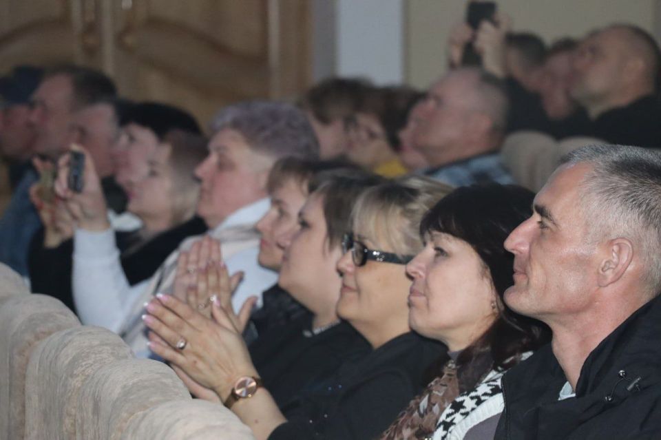 Яна Сылкина: Сегодня чествовали тех, кто ежедневным кропотливым честным трудом обеспечивает комфортную жизнь каждого из нас Яна Сылкина: Сегодня чествовали тех, кто ежедневным кропотливым честным трудом обеспечивает комфортную жизнь каждого из нас