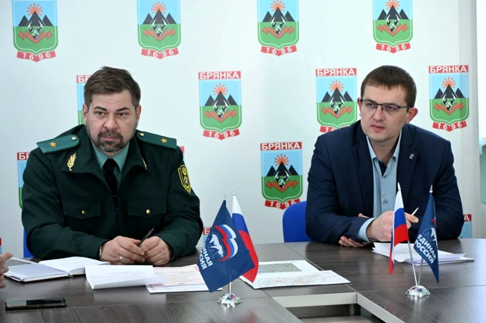 В Брянке состоялась рабочая встреча специалистов Минприроды ЛНР с представителями местной администрации, казачества и городской общественности В Брянке состоялась рабочая встреча специалистов Минприроды ЛНР с представителями местной администрации, казачества и городской общественности
