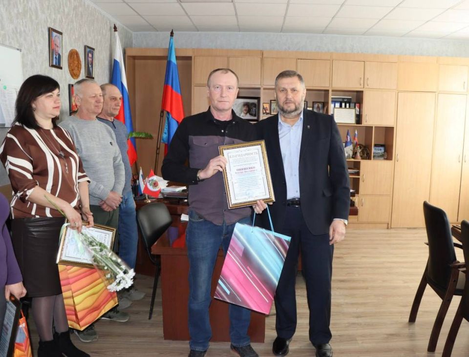 Евгений Бондарь: Чествуем тех, кто создаёт комфорт и уют в нашем округе Евгений Бондарь: Чествуем тех, кто создаёт комфорт и уют в нашем округе