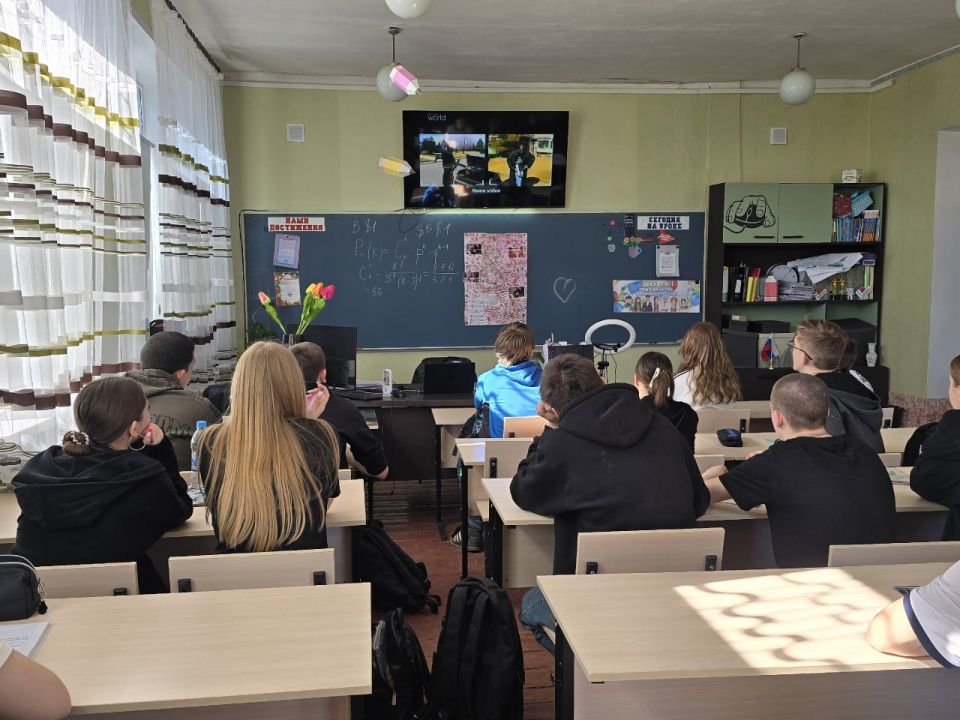 В Краснодонском УВК «Забота» прошли часы по профилактике правонарушений среди молодежи В Краснодонском УВК «Забота» прошли часы по профилактике правонарушений среди молодежи