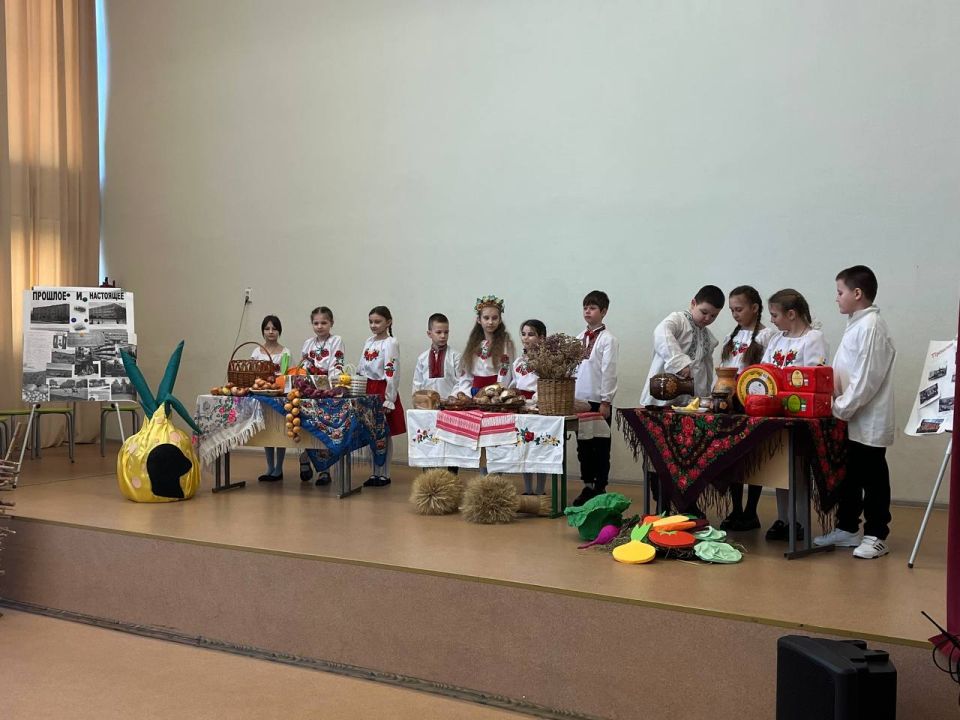 Марковская гимназия принимала гостей из Новопскова Марковская гимназия принимала гостей из Новопскова